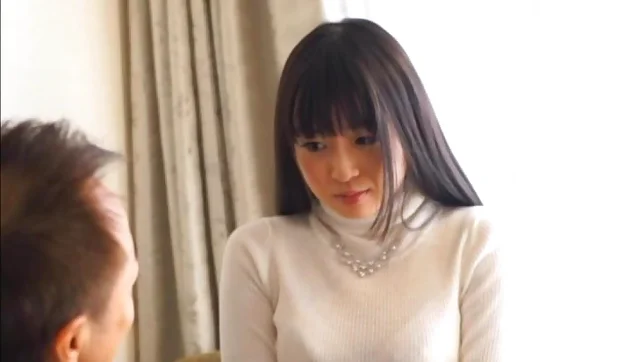 Amateur Asian brunette enjoys cock in her twat before swallowing 3