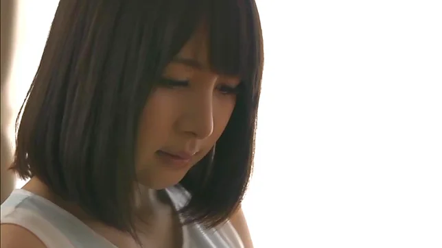 Top notch Japanese sex doll Hitomi Fujiwara has oral sex on amateur cam