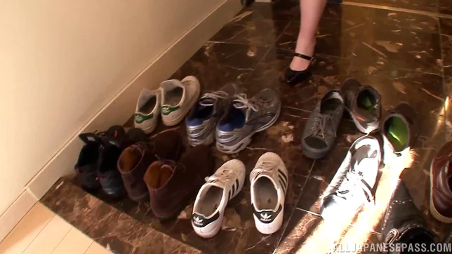 Hot cock lover Rie Tachikawa is teased by horny boys 7