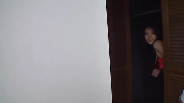 Hot milf Japanese AV Model gives amateur blowjob