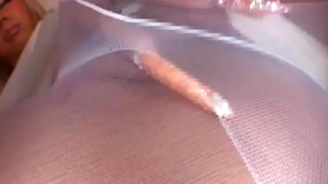 Young japanese babe gives stunning solo show 3