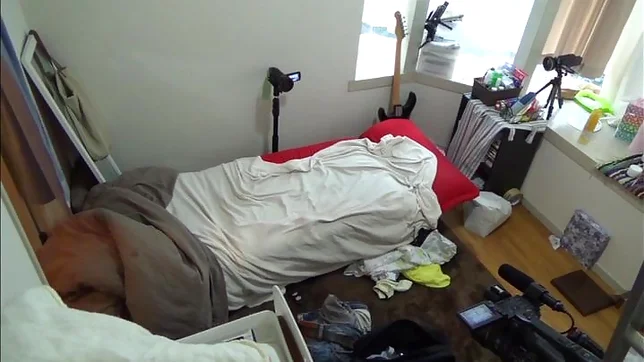 Delicious Japanese AV Model is an amateur that likes oral sex 3