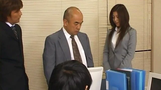 Yuna Takizawa Japanese doll is an amateur office gal 5