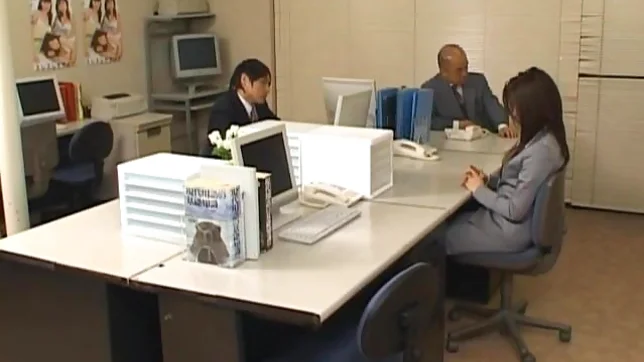 Yuna Takizawa Japanese doll is an amateur office gal 5