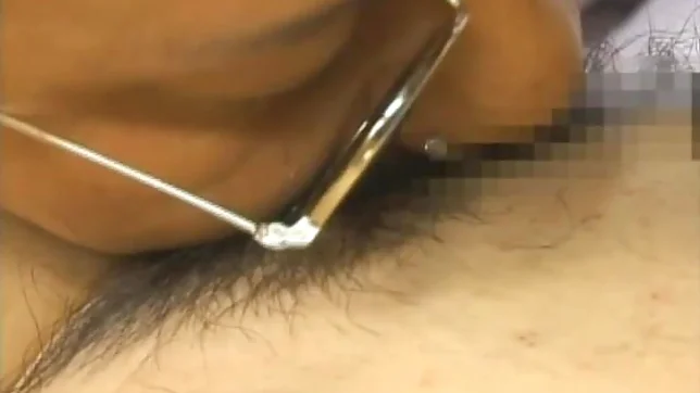 Hitomi Kurosaki Mature Asian lady is a babe 3