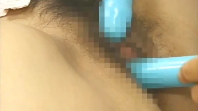 Hitomi Kurosaki Mature Asian lady is a babe 3