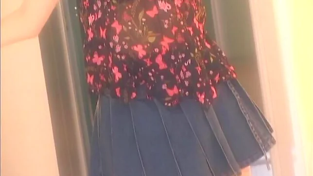 Mai Kanzaki has her pussy nailed deep