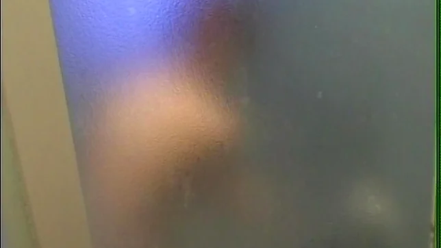 Kaede Matsushima gives guy steamy head 2