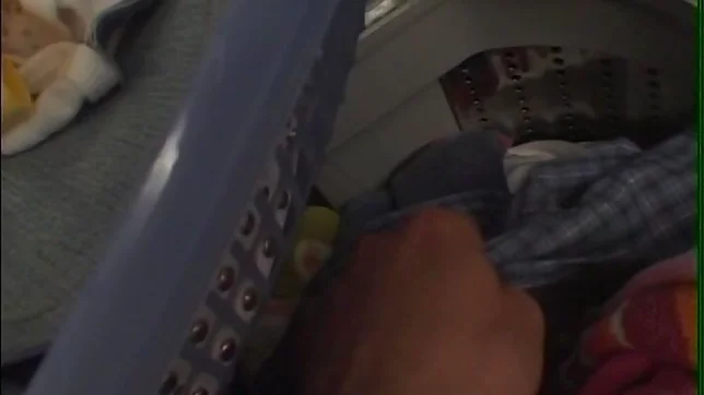 Kaede Matsushima gives guy steamy head 2