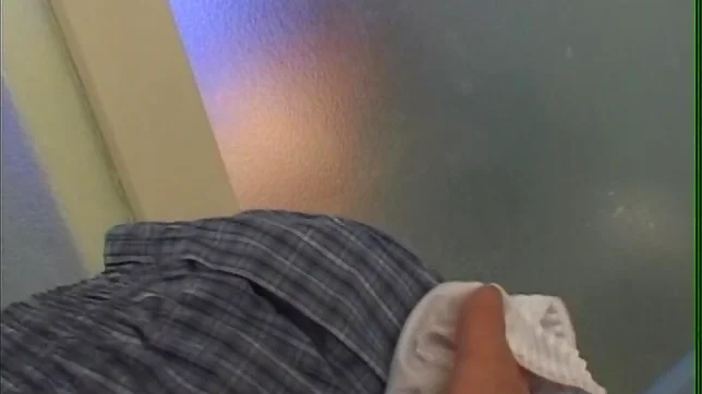 Kaede Matsushima gives guy steamy head 2