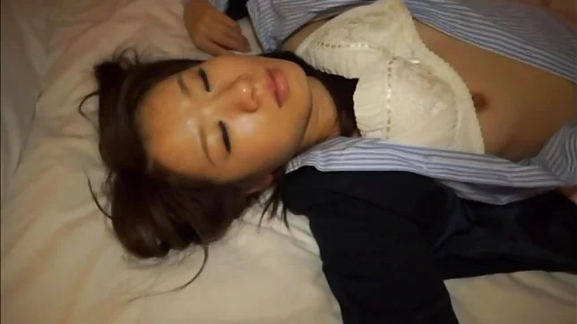 Japanese milf gets fucked while ing