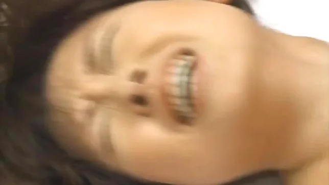 Hitomi Kurosaki Mature Asian lady is a babe 4