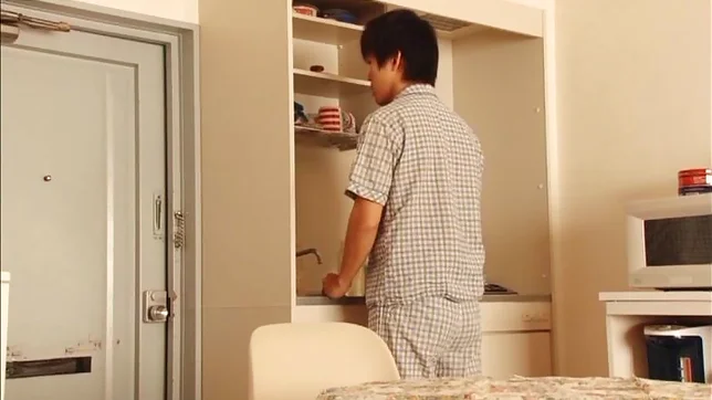 Kaori Otanashi Asian babe gets her hot pussy licked 4