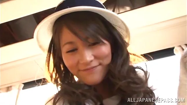 Kinky Japanese model amazes with her show 2