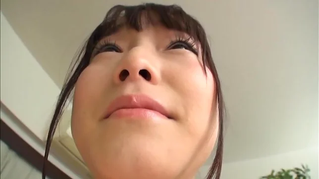 Amateur babe pleasure a huge meaty pole.