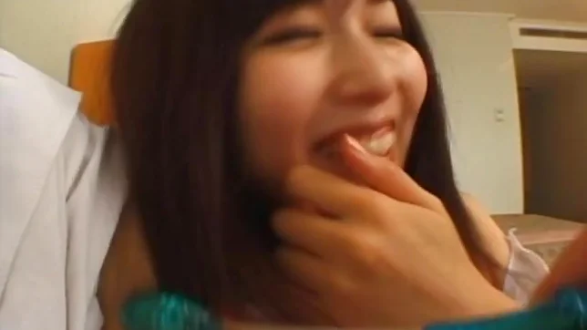 Yuu asakura Lovely Asian doll spreads her legs