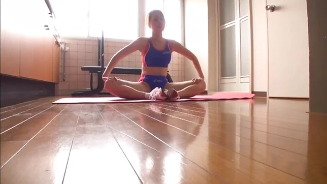 Sexy milf Mayu Manabe shows off while enjoying her stretching class