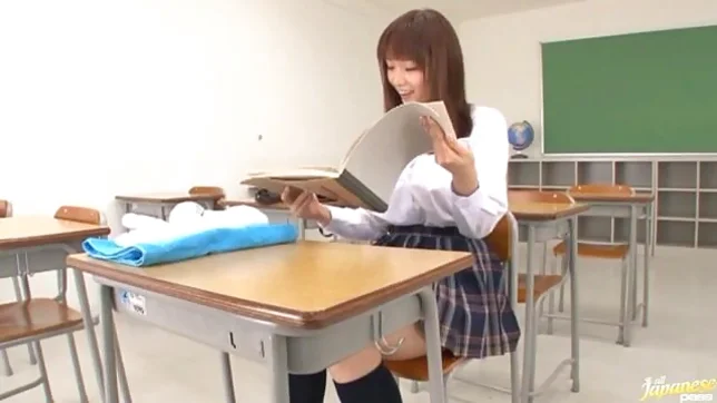 An Nanairo Lovely Asian schoolgirl enjoys sex