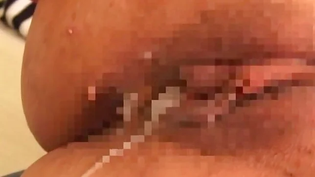 Hot mature chick with massive ass seduces a sales agent 2