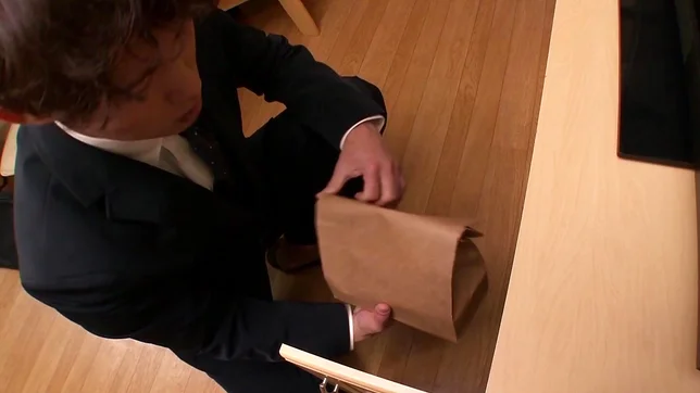 Lustful Japanese milf Kazuki Asou masturbates her horny pussy 3