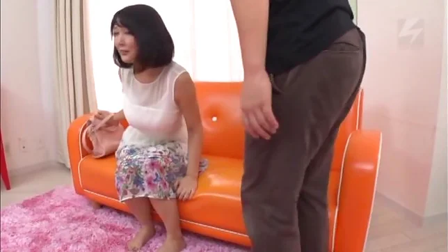 Amateur model gets a messy creamed pussy.