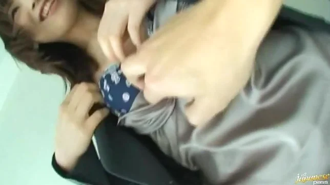 Kanade Otowa Lovely Asian doll ed in the office