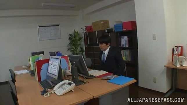 Hot mature diva Reiko Kobayakawa strips and sucks a dong