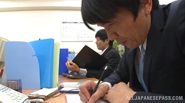 Hot mature diva Reiko Kobayakawa strips and sucks a dong