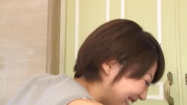 Yummy Mokoto Yuuki feautured in a threesome 3