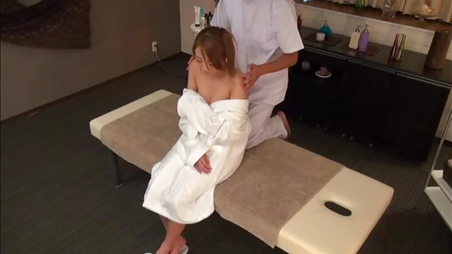 Aoi Matsushima stimulated by sex toys for a threesome