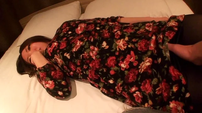 Hot Asian milf shows off her amateur talents in sex video 4