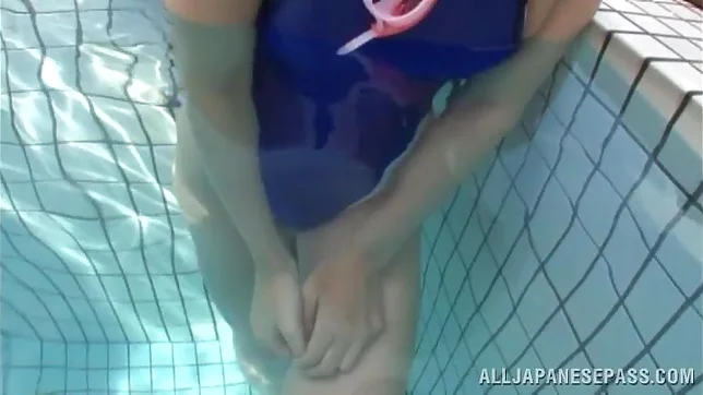 Sexy Tsubomi likes outdoor pussy stimulation scene 3