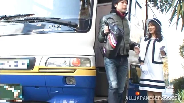 Kinky Japanese model amazes with her show 4