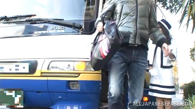 Kinky Japanese model amazes with her show 4