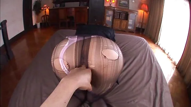 Kinky office lady in pantyhose Tsubasa Amami gives a foot job 5