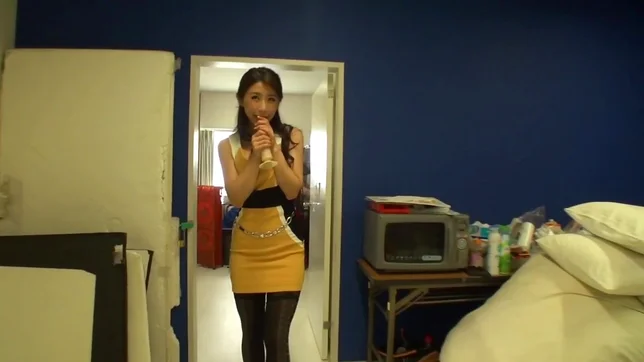 Hot mature vixen Ayumi Shinoda gets licked and bounces on cock