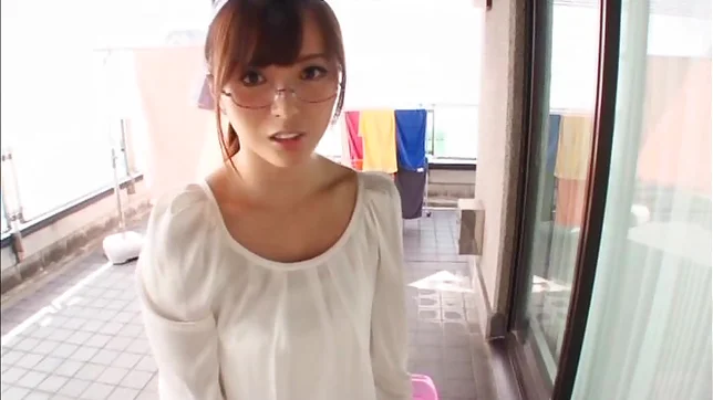 Yuu Namiki pleases with her feet and mouth 2