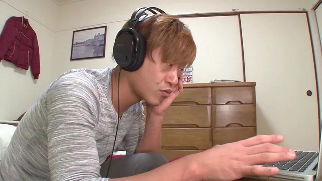 Mature Yuuki Misa wants a wild foursome 6