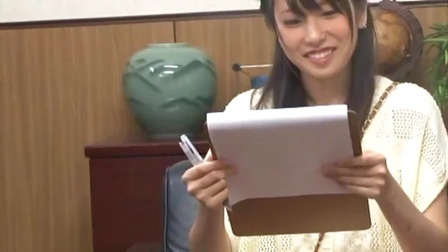 Teen spreads her legs to invite his dick up her skirt