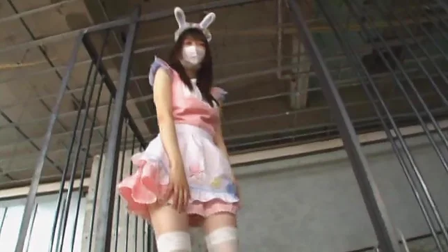 Gorgeous busty beauty gives an unforgettable blowie 2