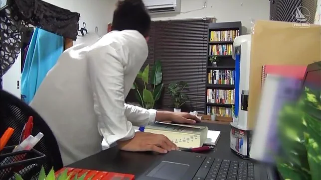 Lucky studs enjoys a Japanese schoolgirl