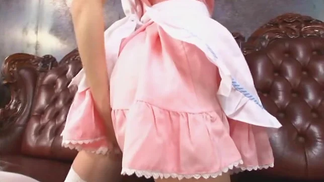 Gorgeous busty beauty gives an unforgettable blowie 5