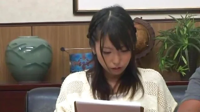 Teen spreads her legs to invite his dick up her skirt 2