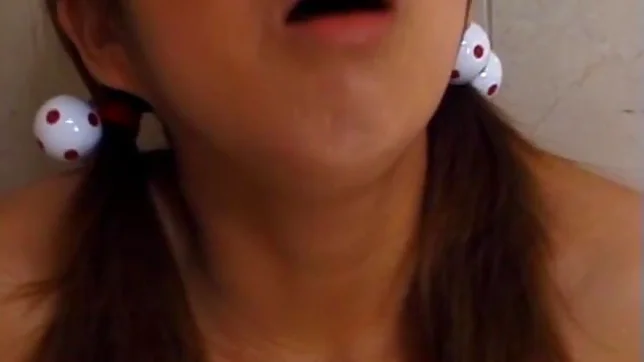 Hiromi Ochiai wild masturbation session