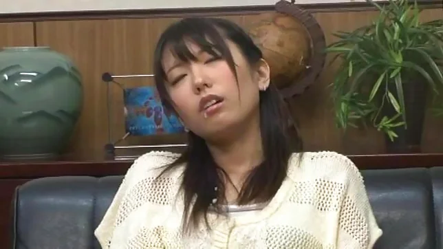 Teen spreads her legs to invite his dick up her skirt 4