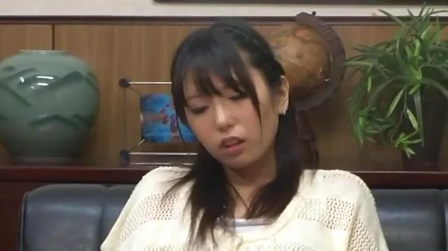 Teen spreads her legs to invite his dick up her skirt 4