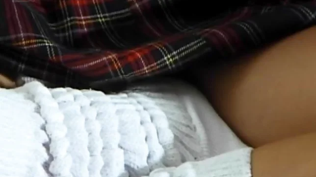 Teen Maki Miyata Squeezes His Cock With Her Pussy 7