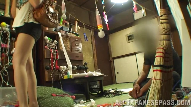 Appetizing Japanese milf Natsume Inagawa likes to be a 7