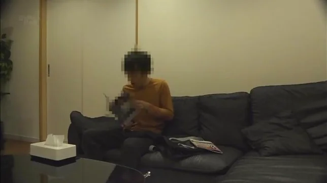 Lucky Asian stud gets his pole deep in hot babes wet cunt 3