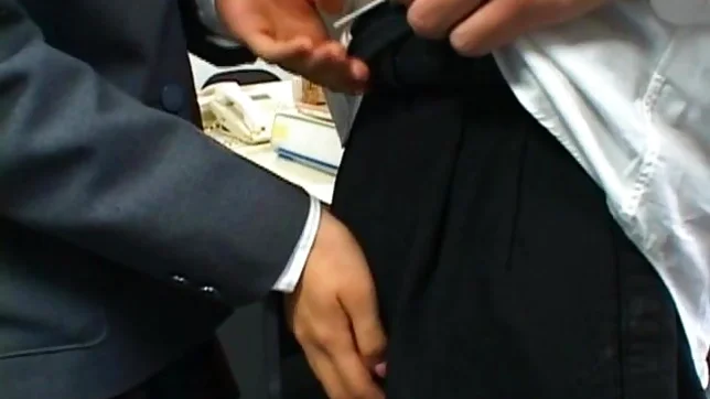 Akane Hotaru gives a hot blowjob 2